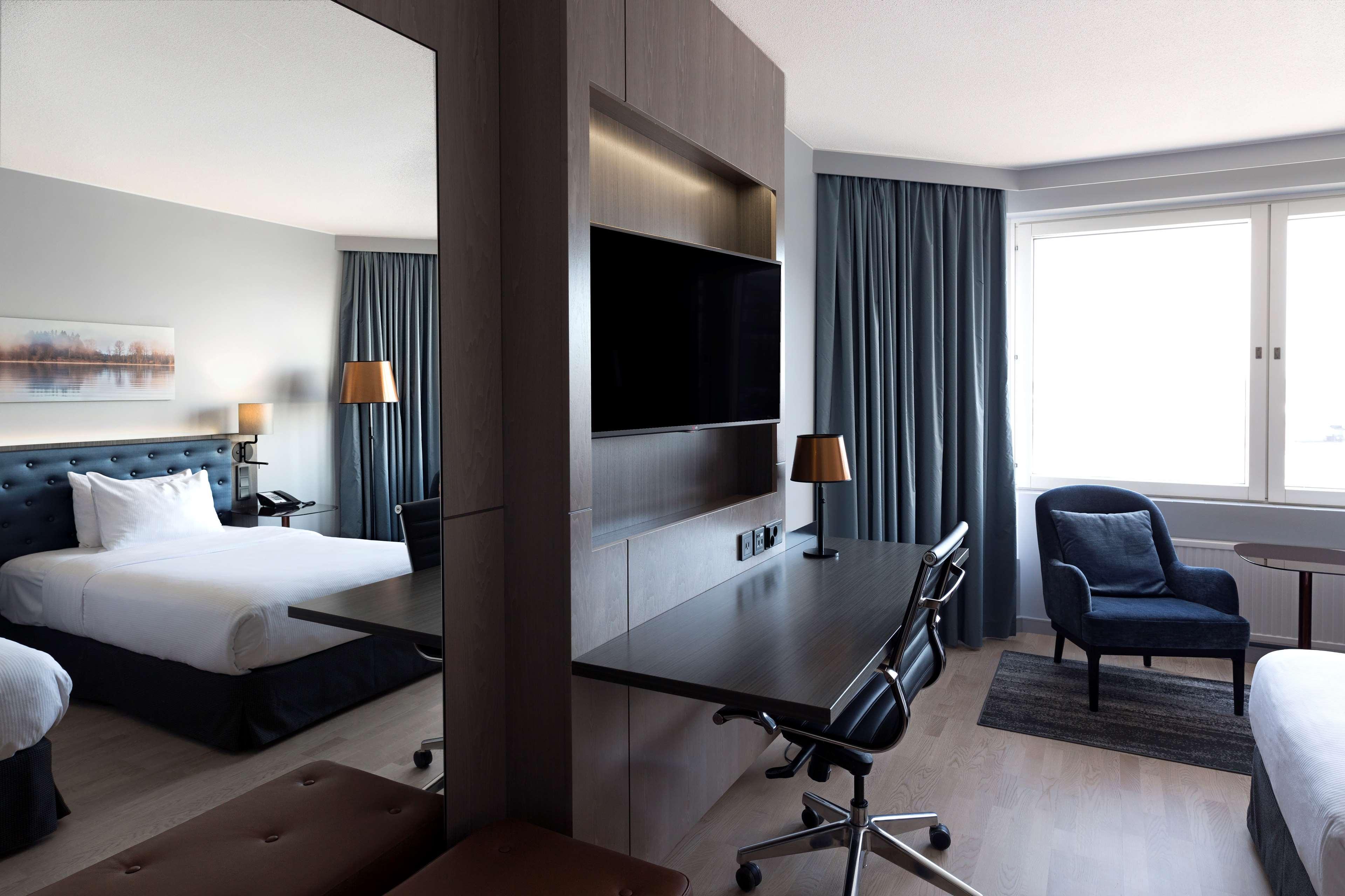 Hilton Helsinki Strand Kültér fotó A room at the hotel