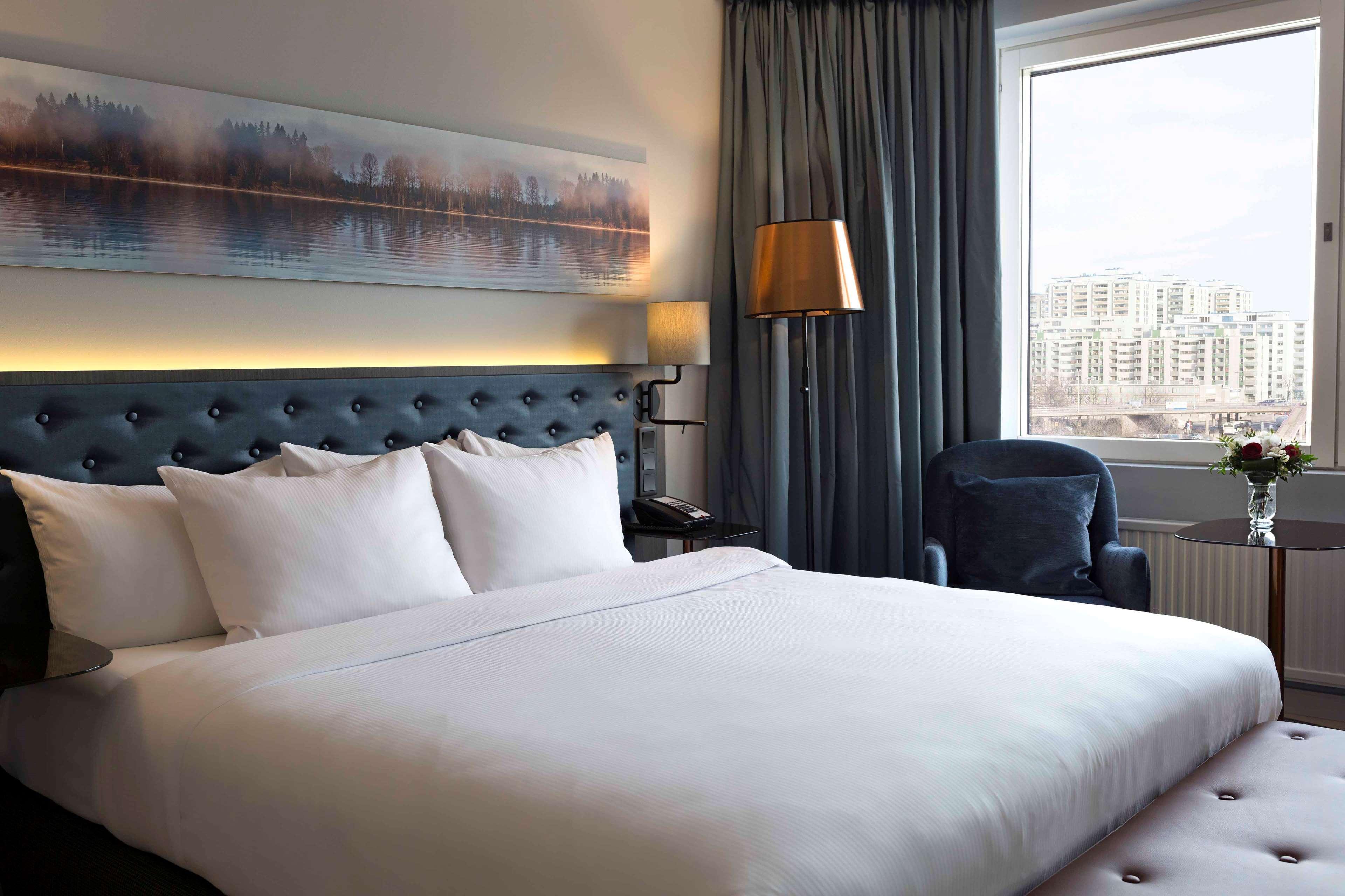 Hilton Helsinki Strand Kültér fotó A room at the hotel