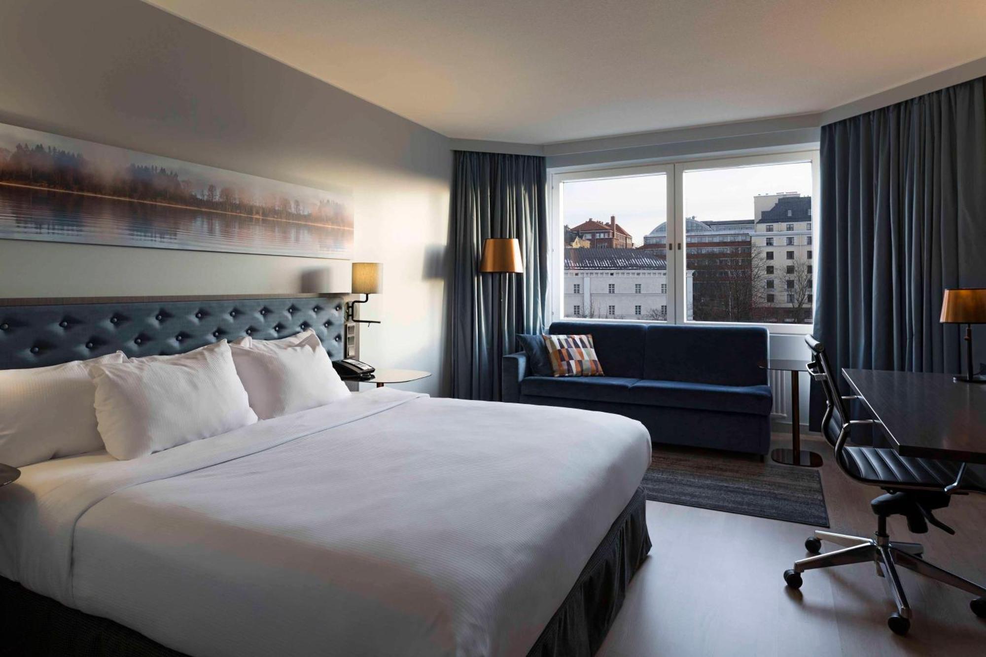 Hilton Helsinki Strand Kültér fotó A room at the hotel